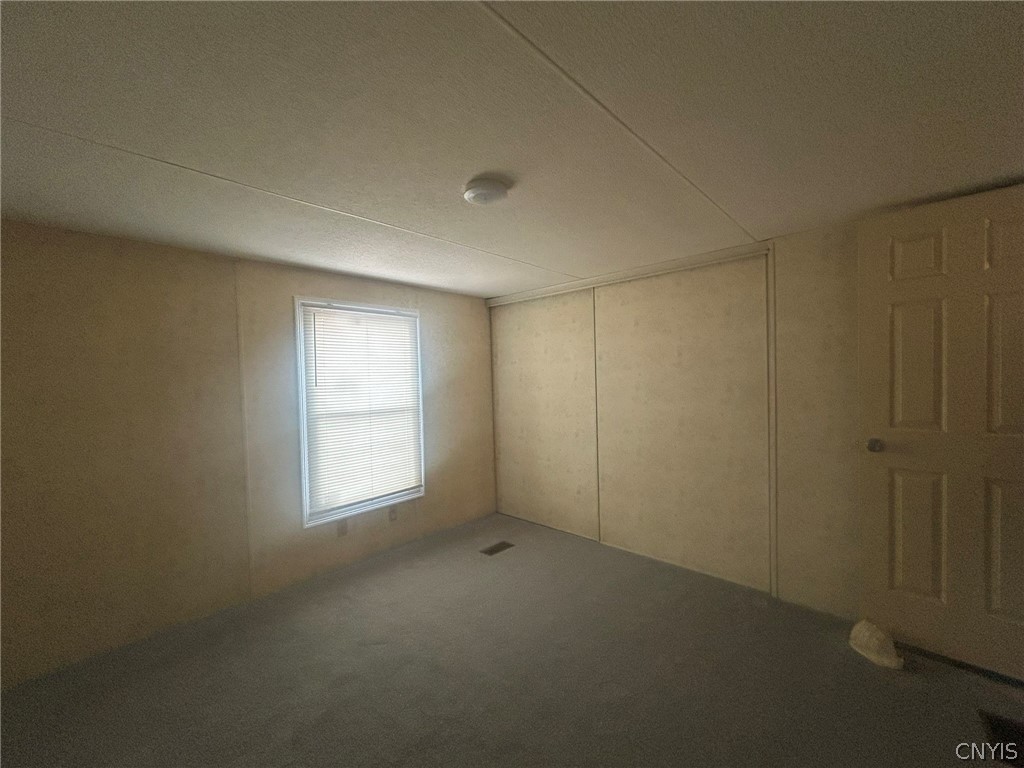 239 Colonial Circle Utica, NY 13502 - Photo 10 of 16