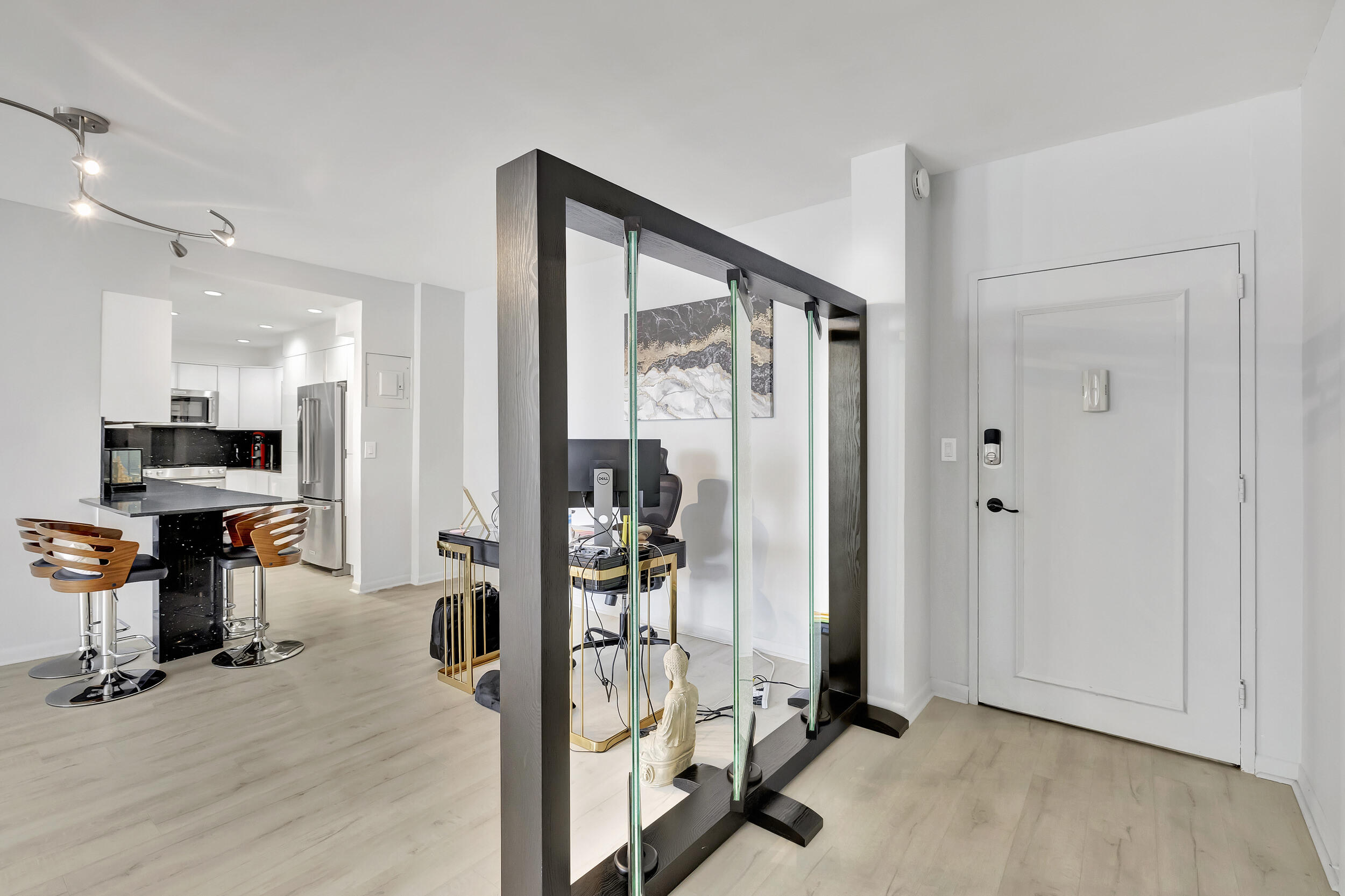 2851 South Ocean Boulevard, Unit 5L Boca Raton, FL 33432 - Photo 11 of 49 Foyer