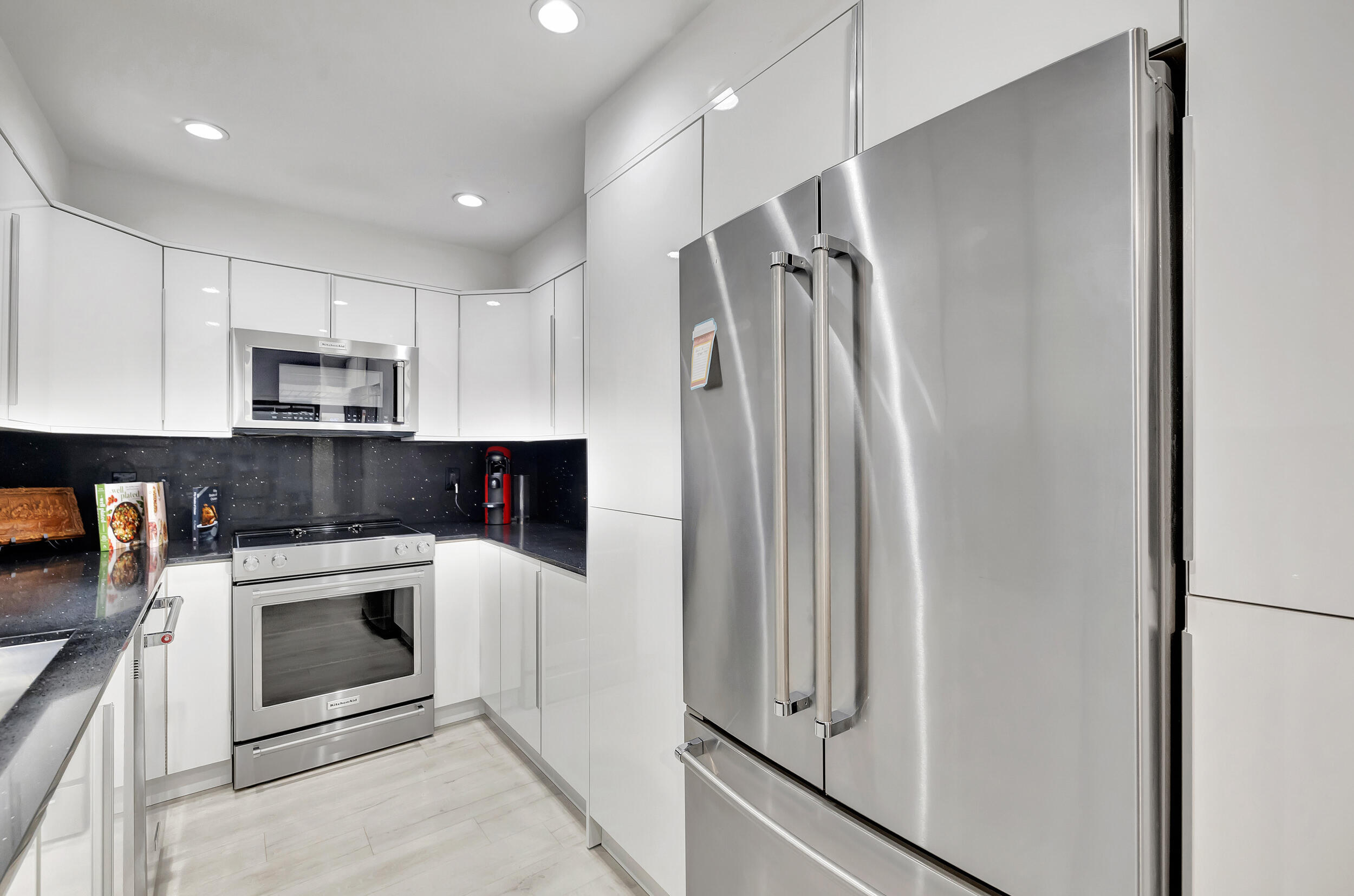 2851 South Ocean Boulevard, Unit 5L Boca Raton, FL 33432 - Photo 19 of 49 Kitchen