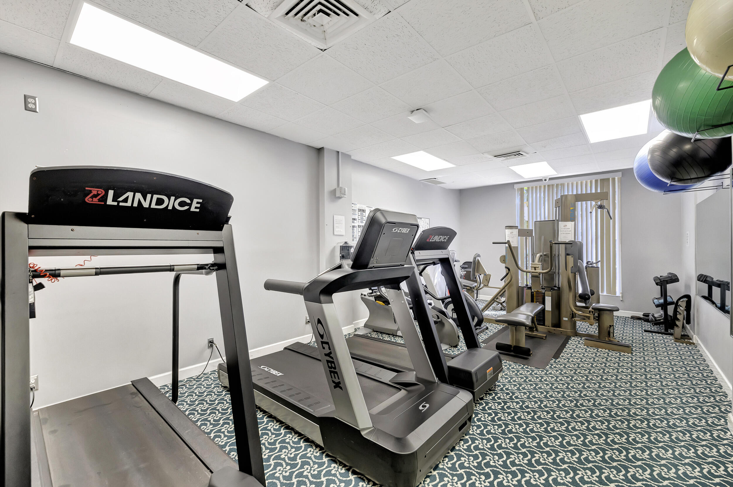 2851 South Ocean Boulevard, Unit 5L Boca Raton, FL 33432 - Photo 36 of 49 Fitness Room
