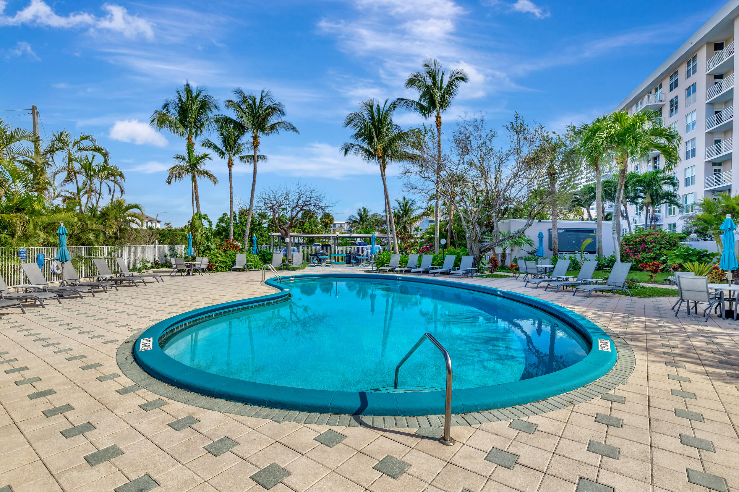 2851 South Ocean Boulevard, Unit 5L Boca Raton, FL 33432 - Photo 42 of 49 Community Pool