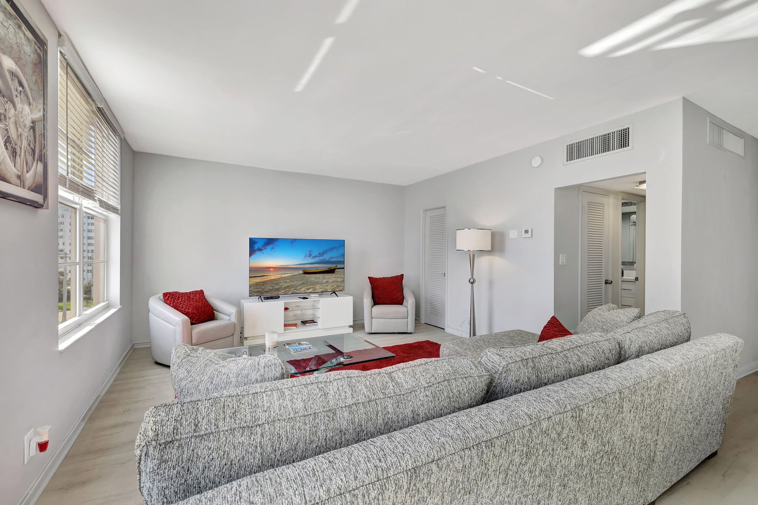 2851 South Ocean Boulevard, Unit 5L Boca Raton, FL 33432 - Photo 9 of 49 Living Room