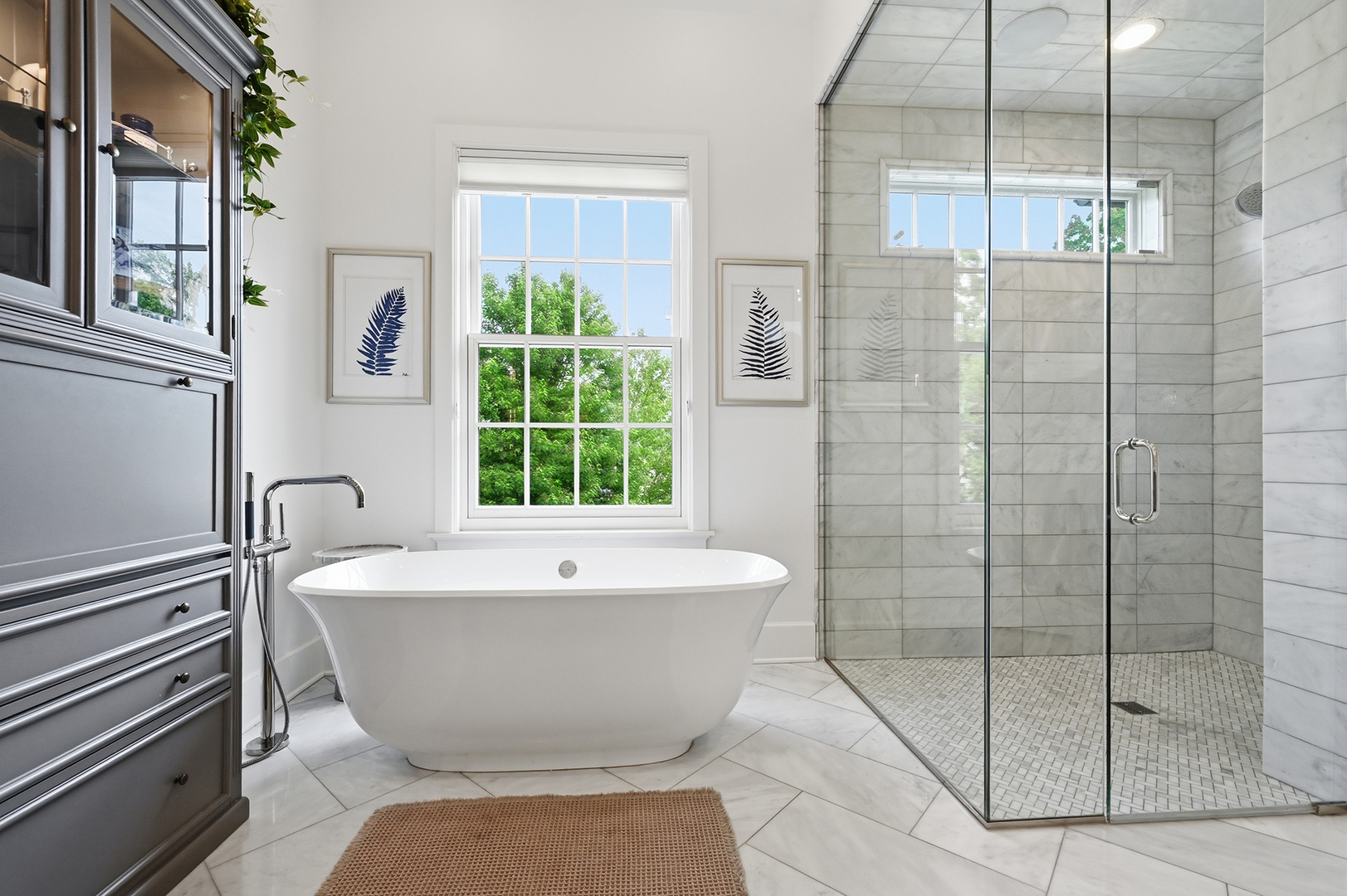 121 East 4th Street Hinsdale, IL 60521 - Photo 28 of 62 a white bath tub sitting next to a shower