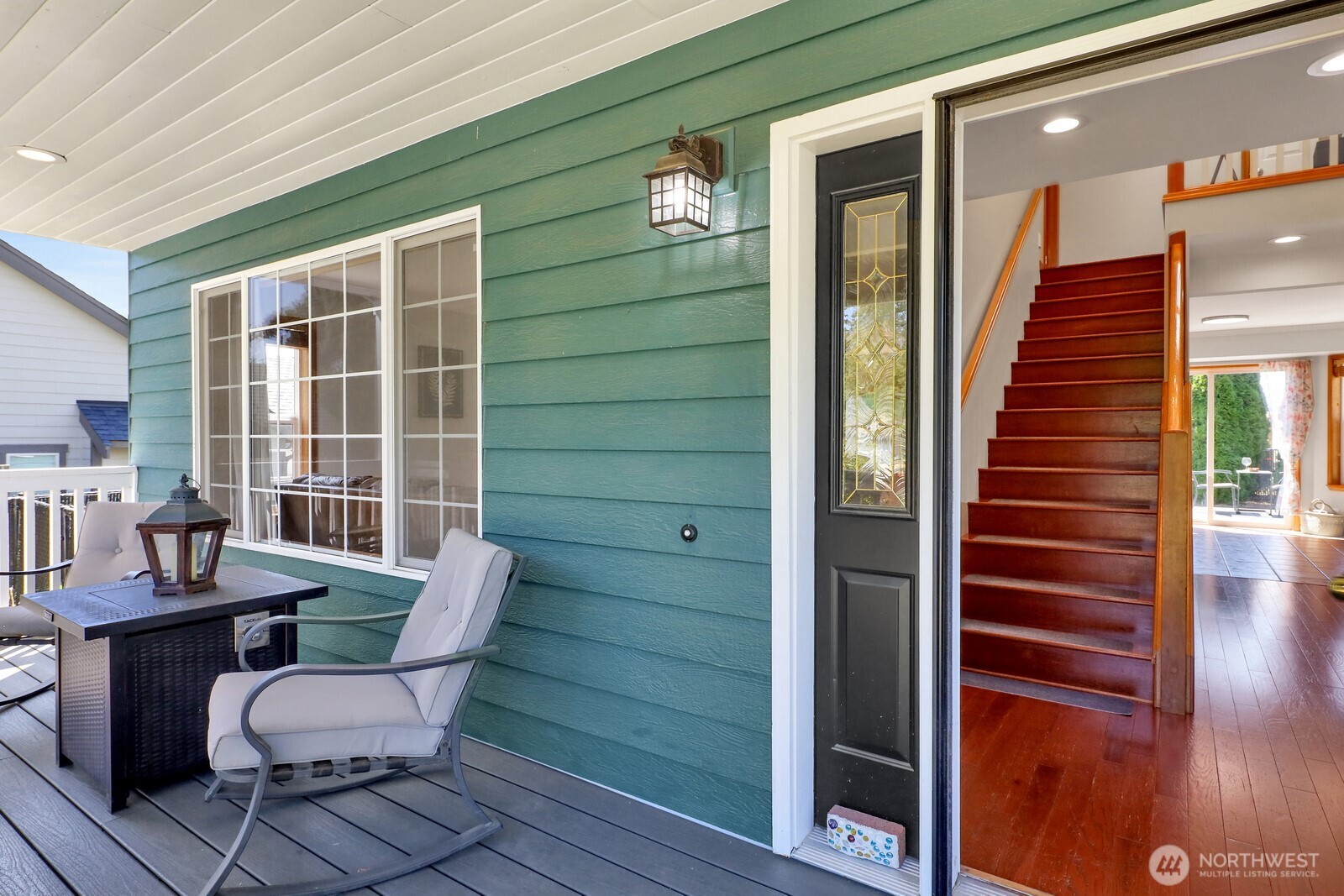 6149 Church Road Ferndale, WA 98248 - Photo 3 of 37 a view of a livingroom with furniture and entryway