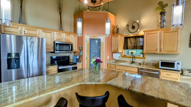 $684,900 | N100W17560 Whitetail Run, Germantown, WI 53022