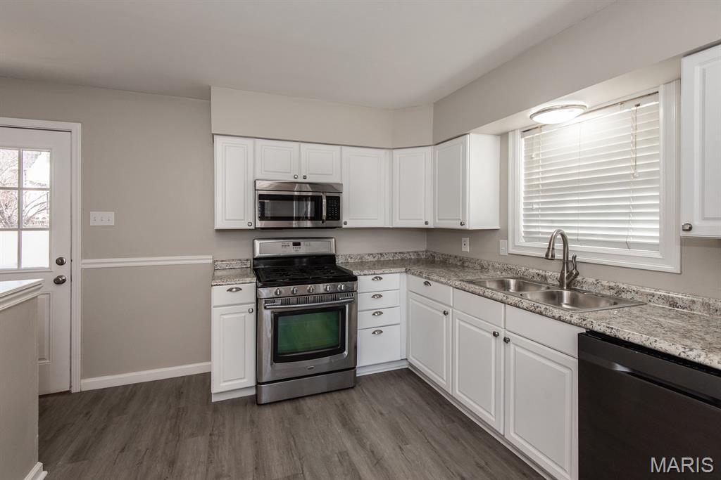 2300 Ruckert Avenue St. Louis, MO 63114 - Photo 11 of 43