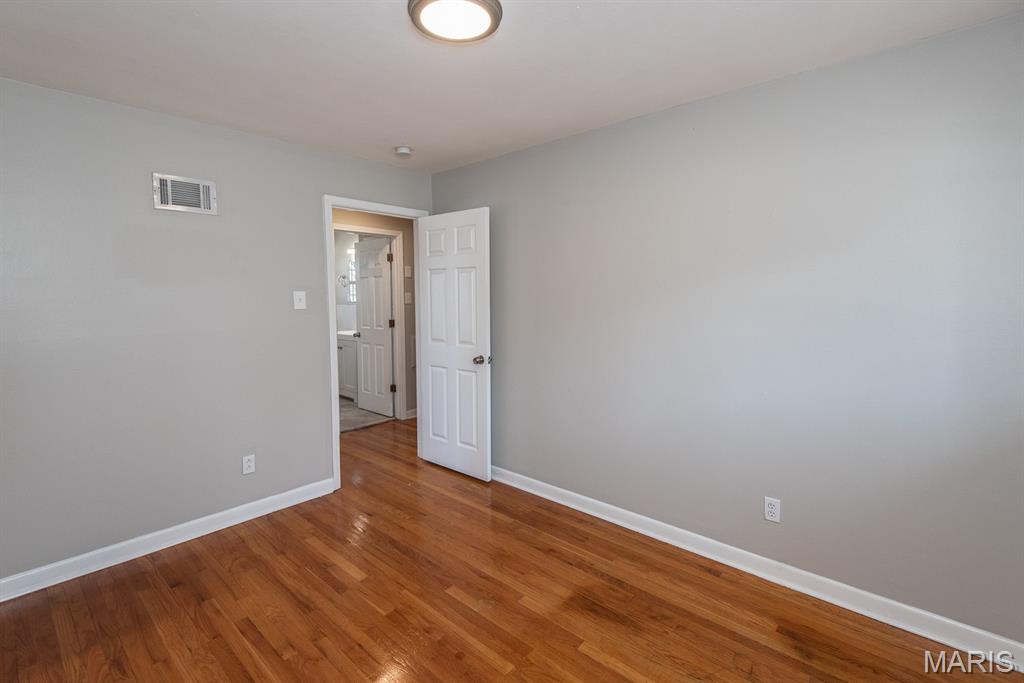 2300 Ruckert Avenue St. Louis, MO 63114 - Photo 15 of 43