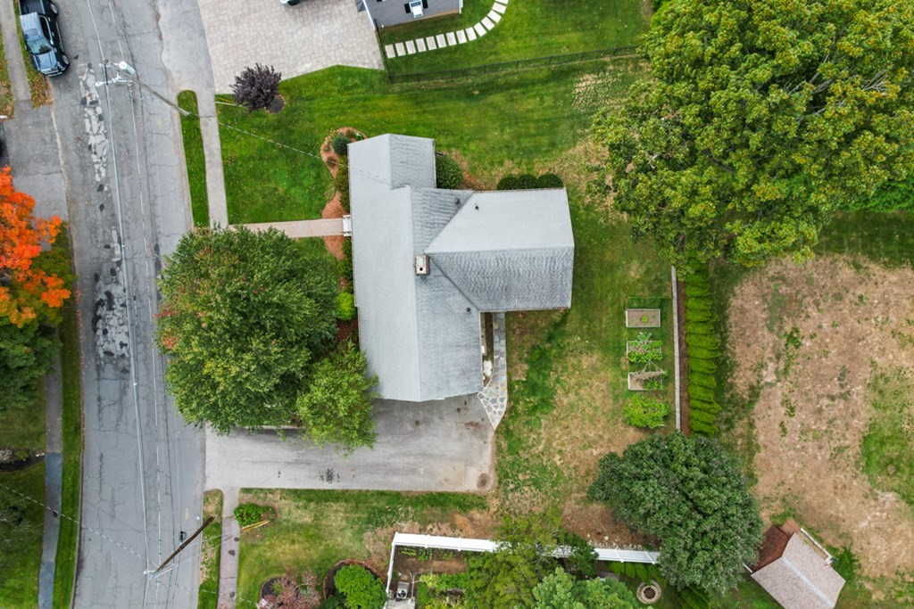 93 Locksley Road Lynnfield, MA 01940 - Photo 41 of 42 Gallery Image 41