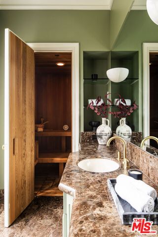 $11,995,000 | 10509 Vestone Way, Los Angeles, CA 90077