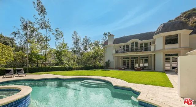 $11,995,000 | 10509 Vestone Way, Los Angeles, CA 90077