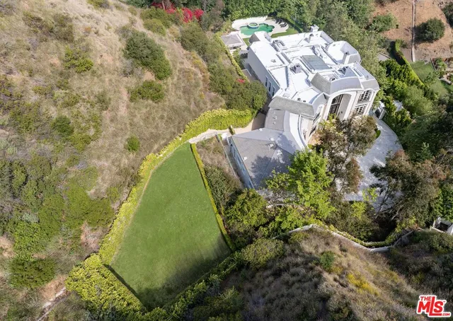 $11,995,000 | 10509 Vestone Way, Los Angeles, CA 90077