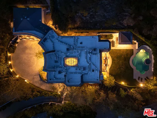 $11,995,000 | 10509 Vestone Way, Los Angeles, CA 90077