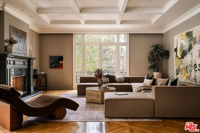 $11,995,000 | 10509 Vestone Way, Los Angeles, CA 90077