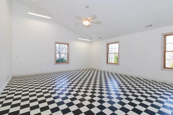 $625,000 | 25289 White Owl Lane, Hudson, IL 61748