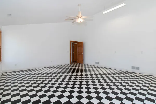 $625,000 | 25289 White Owl Lane, Hudson, IL 61748