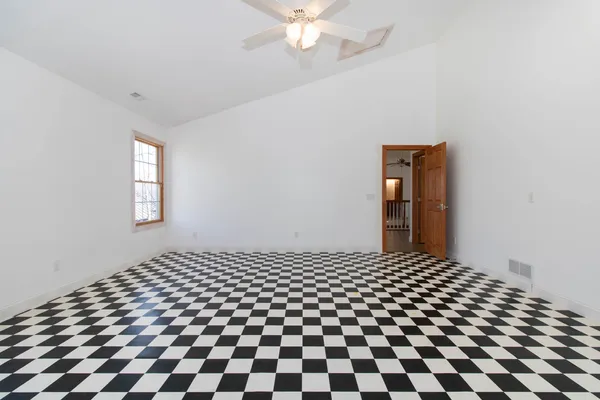 $625,000 | 25289 White Owl Lane, Hudson, IL 61748