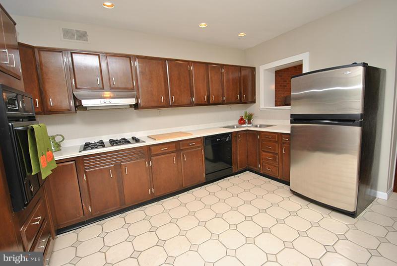 1236 Riverside Avenue Baltimore, MD 21230 - Photo 14 of 28 Kitchen