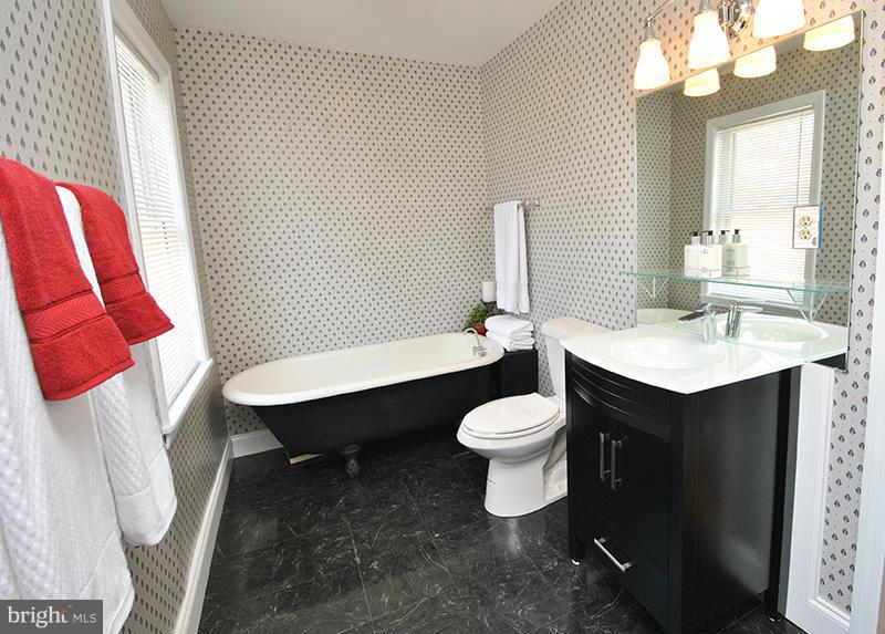 1236 Riverside Avenue Baltimore, MD 21230 - Photo 22 of 28 Bath
