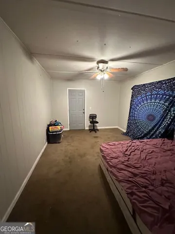 a bed room with a bed