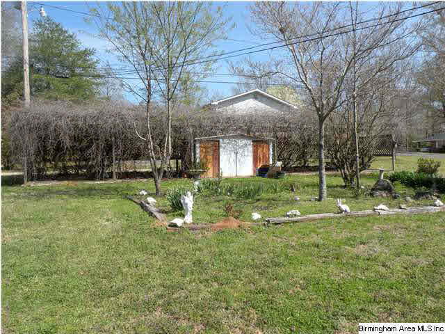 902 Hickory Street West Sylacauga, AL 35150 - Photo 14 of 15