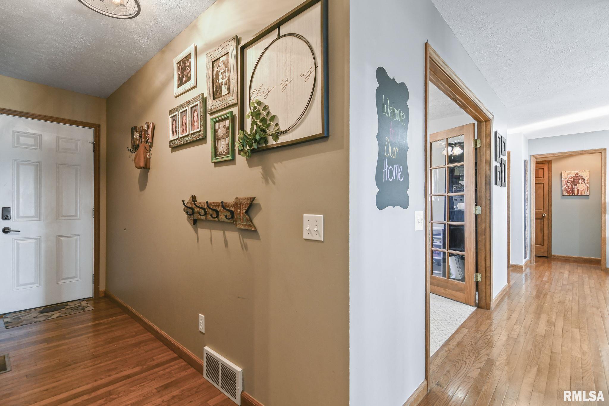 1100 Post Road Springfield, IL 62712 - Photo 5 of 45