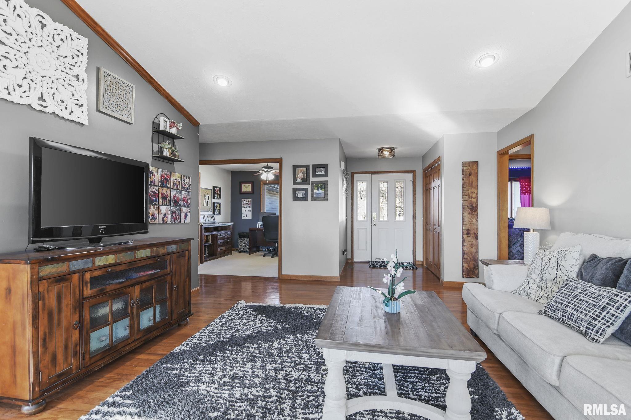 1100 Post Road Springfield, IL 62712 - Photo 8 of 45