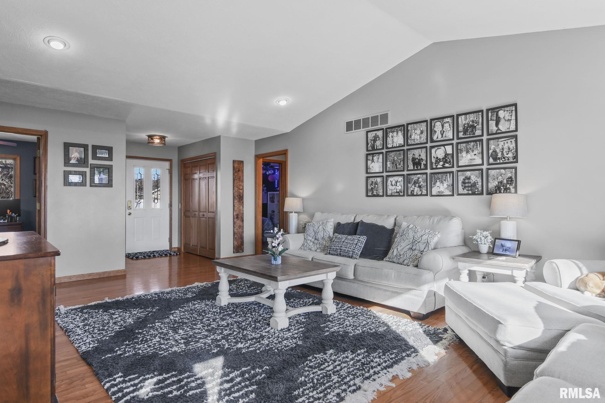 1100 Post Road Springfield, IL 62712 - Photo 9 of 45