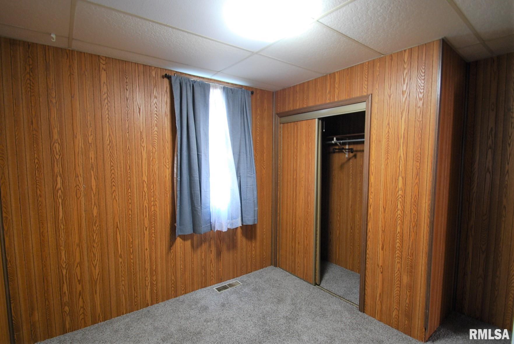 860 Kim Moor Road Peoria, IL 61607 - Photo 17 of 28 Gallery Image 17