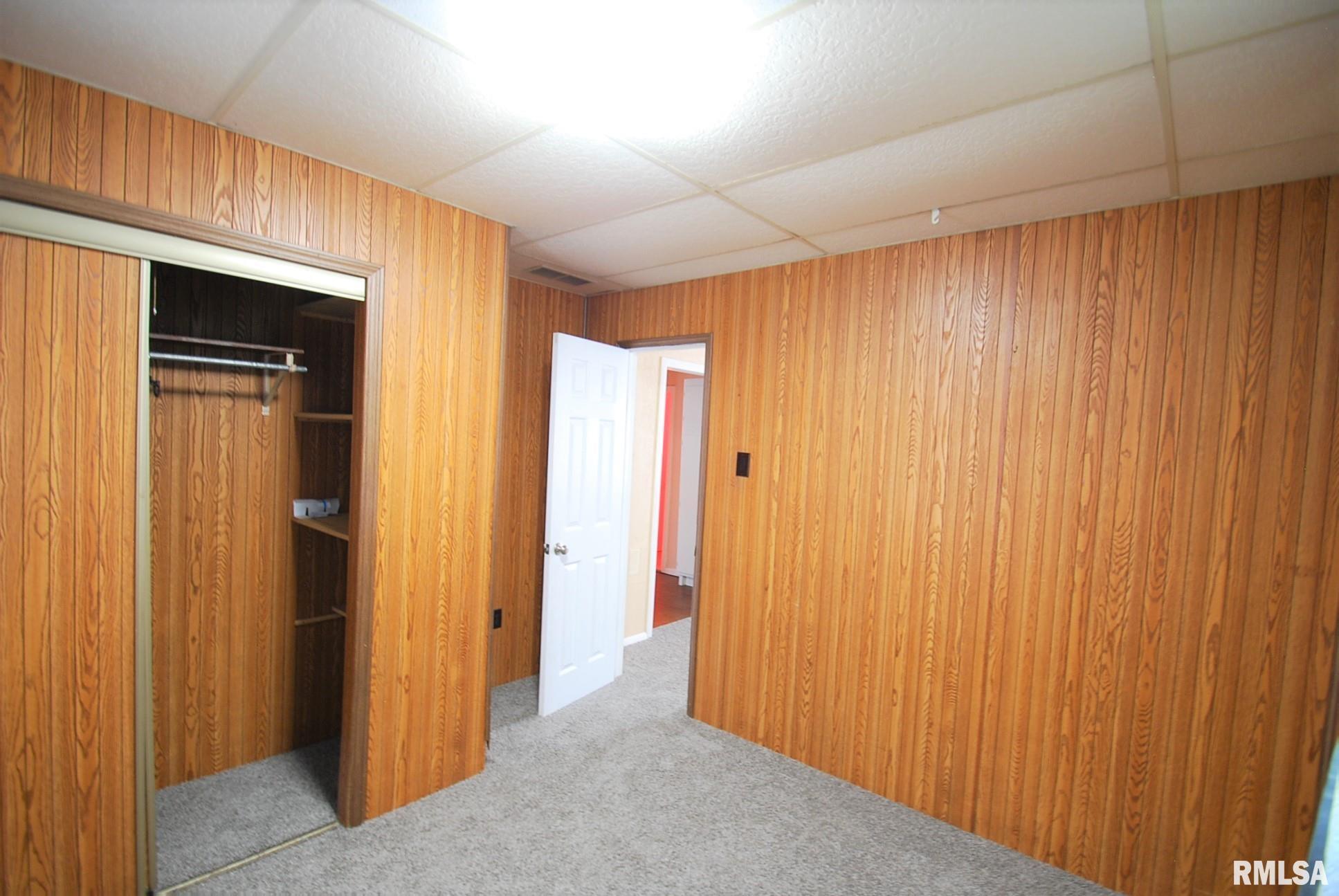 860 Kim Moor Road Peoria, IL 61607 - Photo 18 of 28 Gallery Image 18