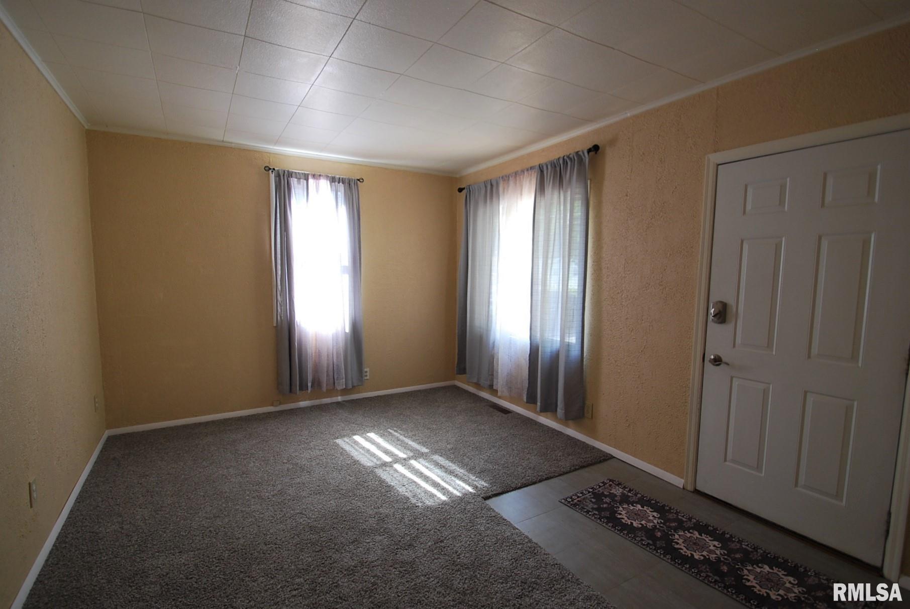 860 Kim Moor Road Peoria, IL 61607 - Photo 3 of 28 Gallery Image 3