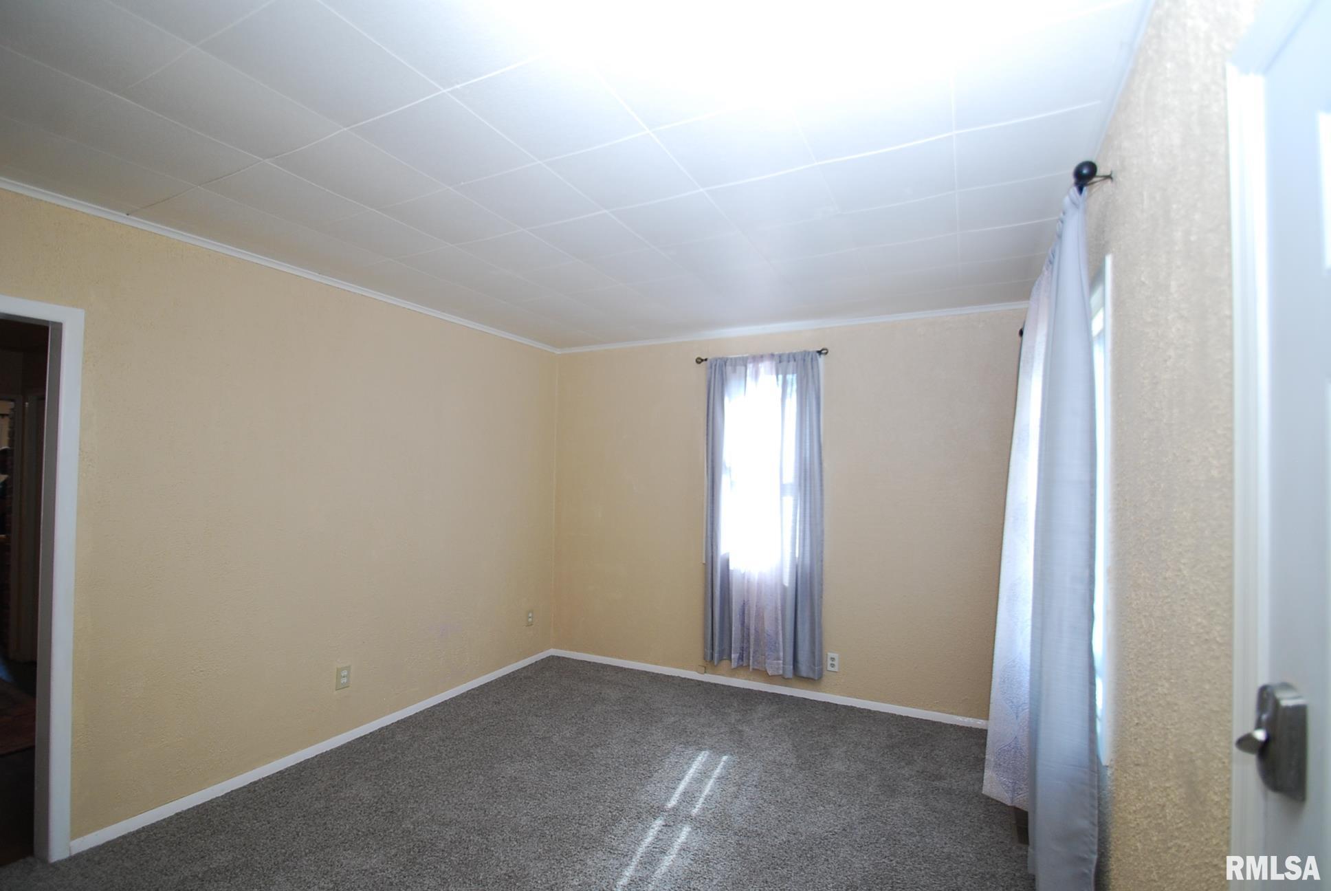 860 Kim Moor Road Peoria, IL 61607 - Photo 5 of 28 Gallery Image 5