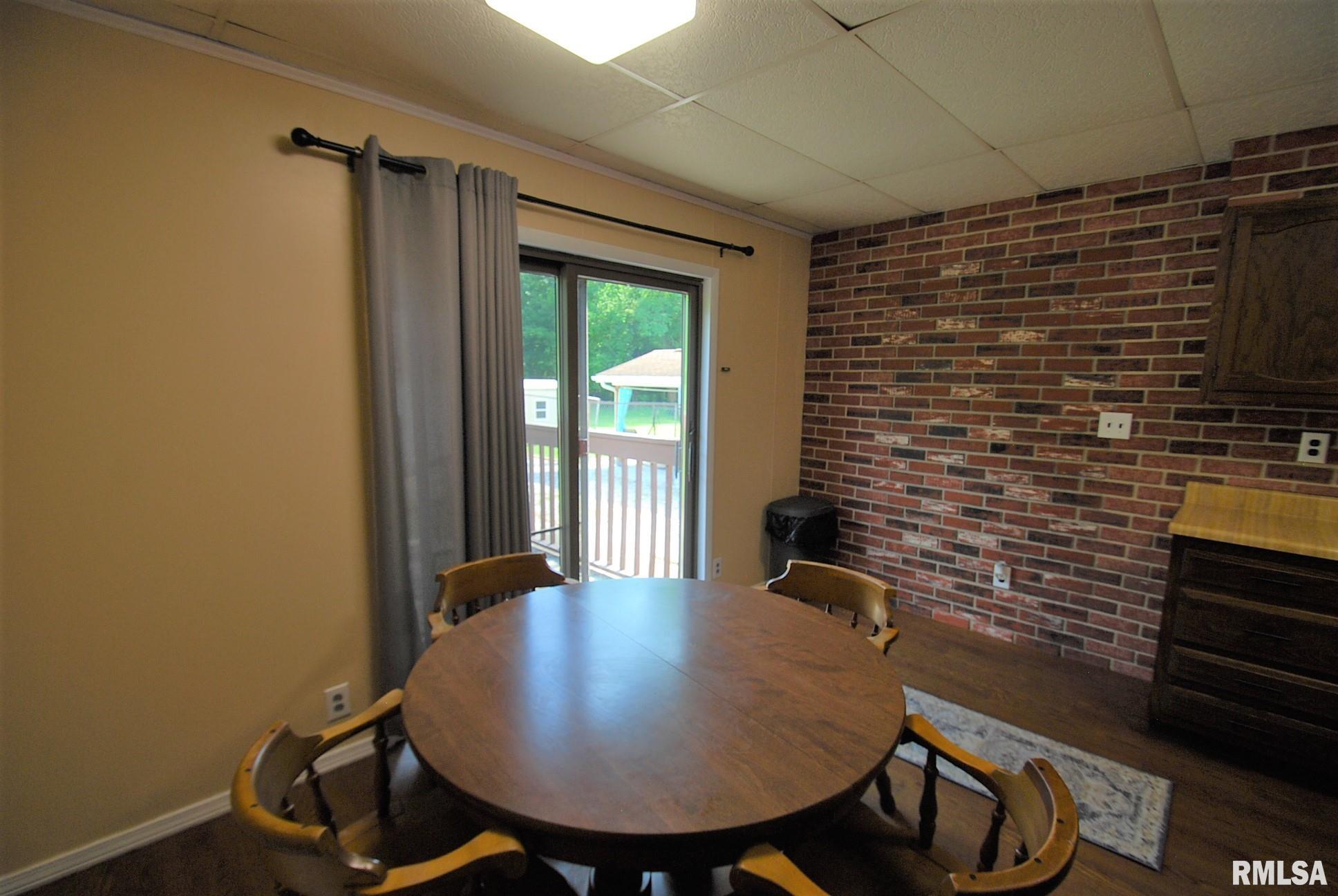 860 Kim Moor Road Peoria, IL 61607 - Photo 7 of 28 Gallery Image 7