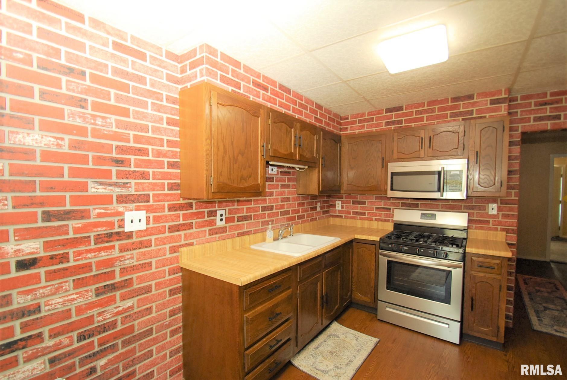 860 Kim Moor Road Peoria, IL 61607 - Photo 9 of 28 Gallery Image 9