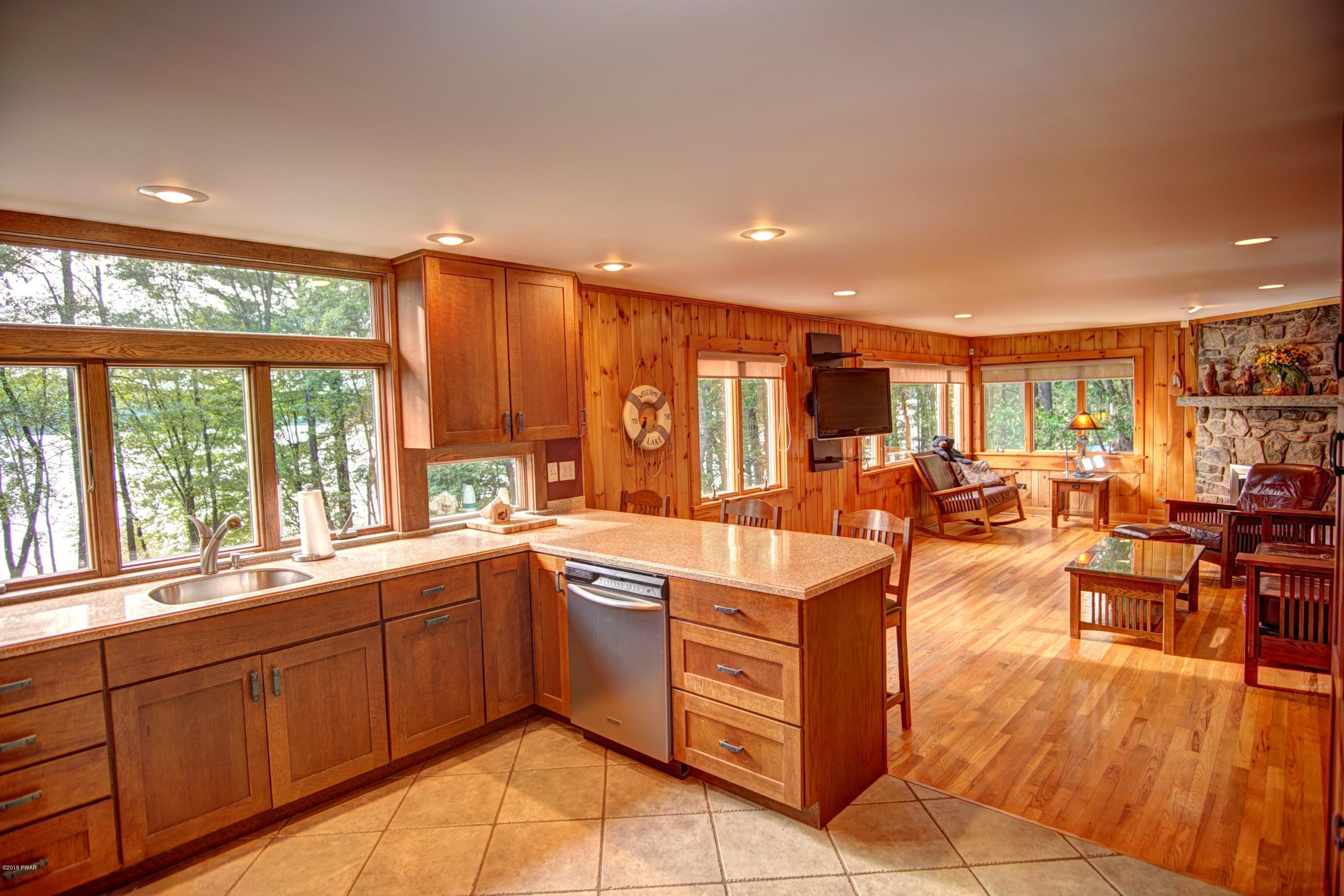 Kitchen/Livingroom
