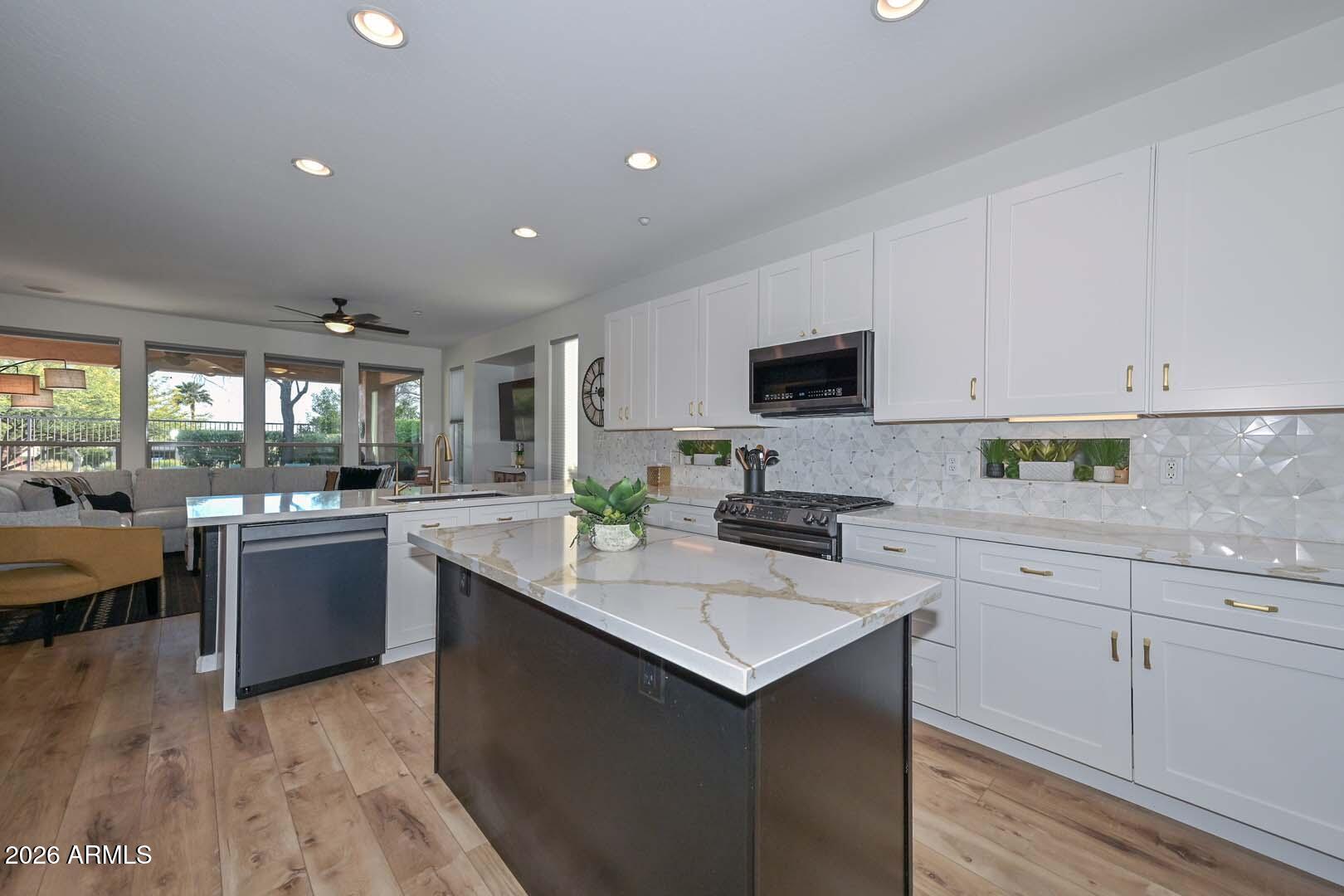 12917 West Red Fox Road Peoria, AZ 85383 - Photo 14 of 57 Kitchen2