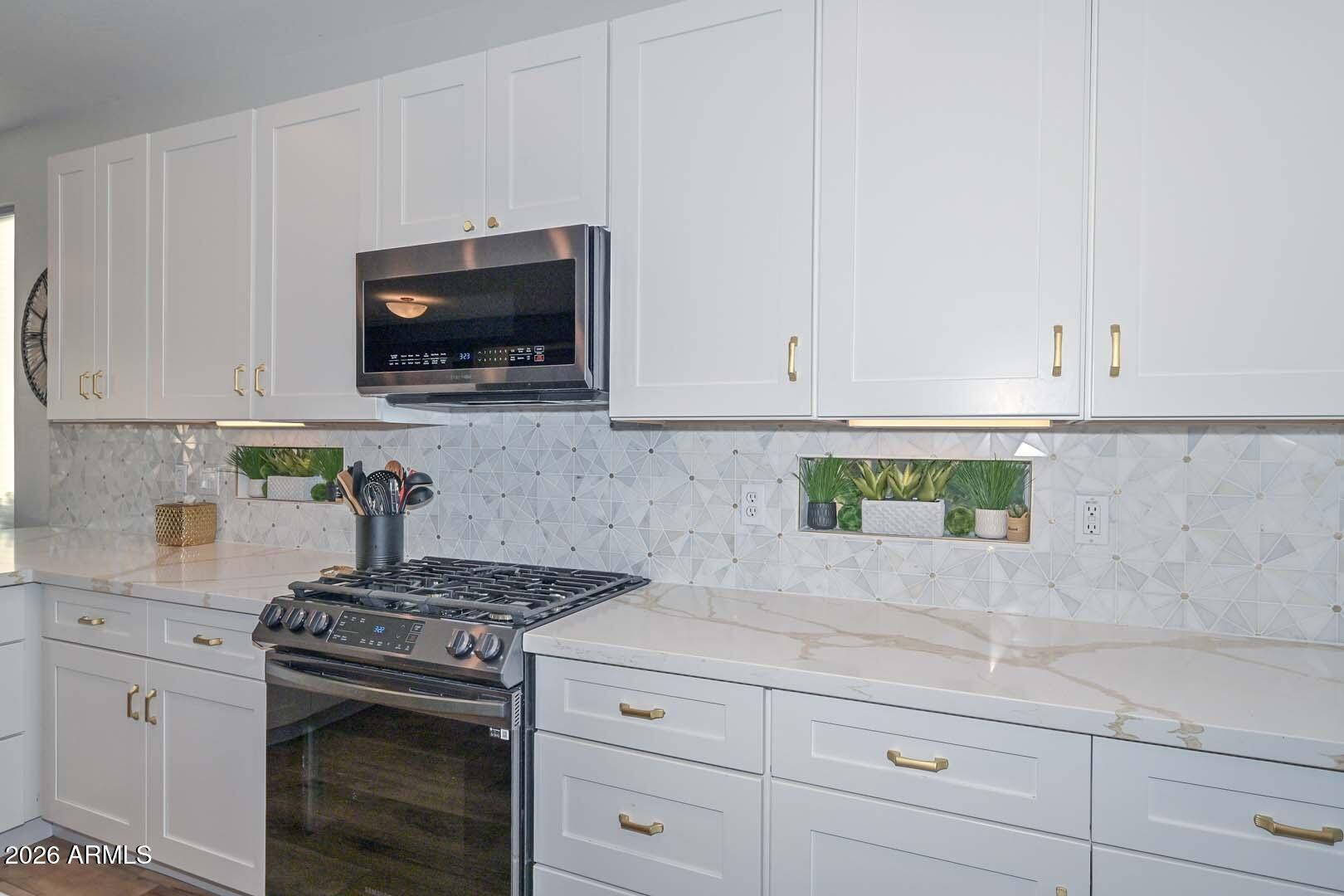 12917 West Red Fox Road Peoria, AZ 85383 - Photo 15 of 57 Kitchen3