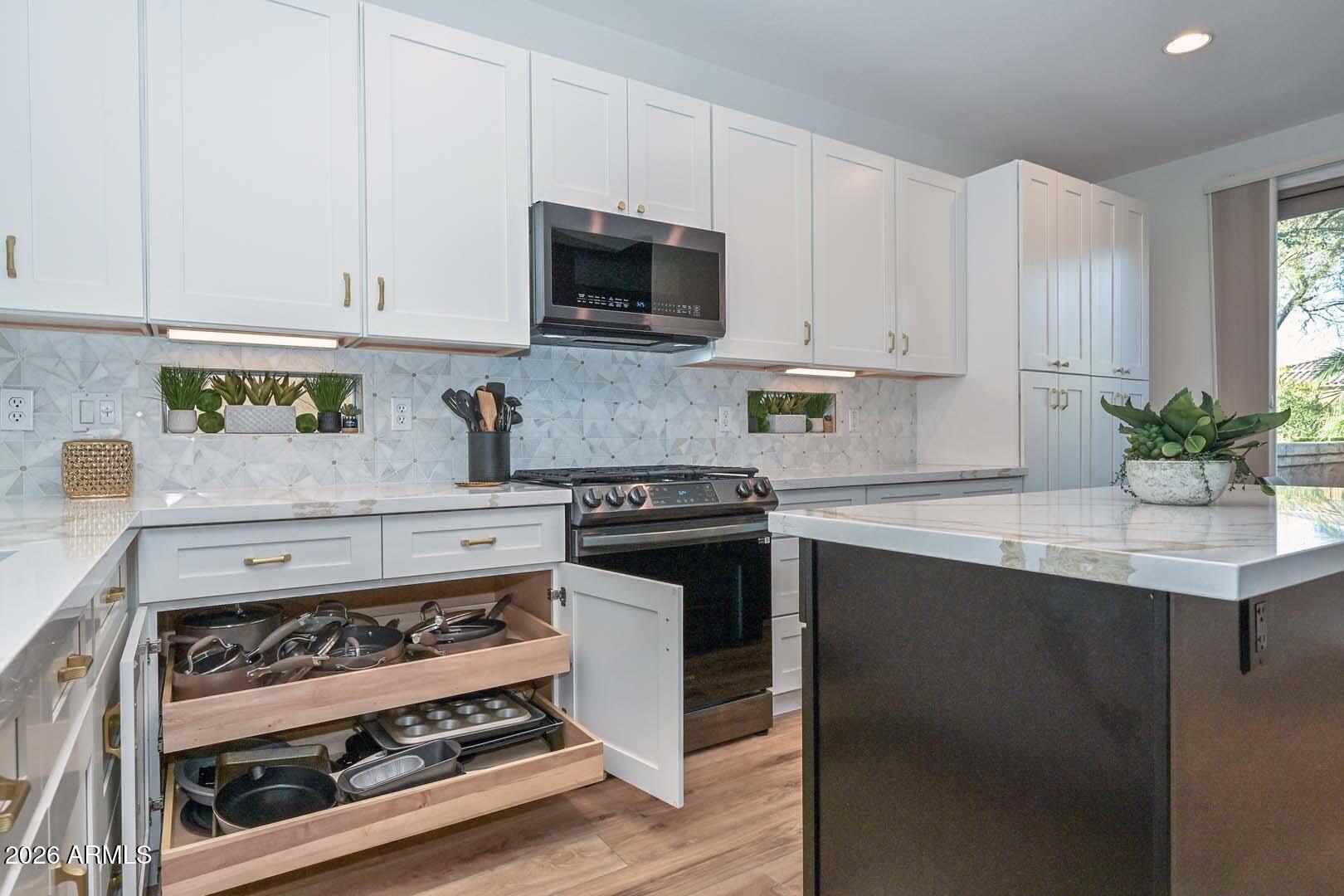 12917 West Red Fox Road Peoria, AZ 85383 - Photo 19 of 57 Kitchen-Slide-Outs2