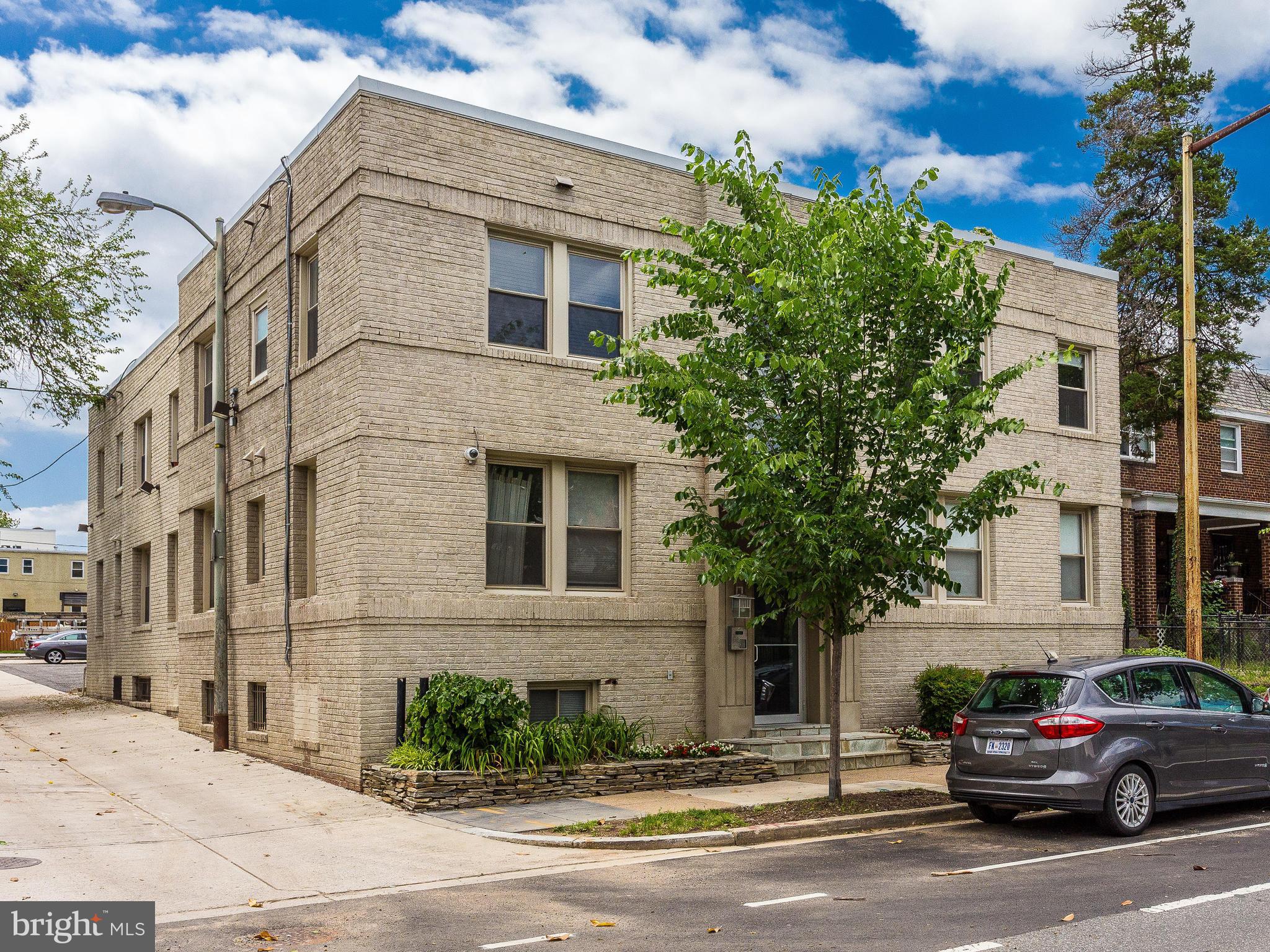 412 19th Street Northeast, Unit 302 Washington, DC 20002 - Photo 1 of 16 Exterior (Front)