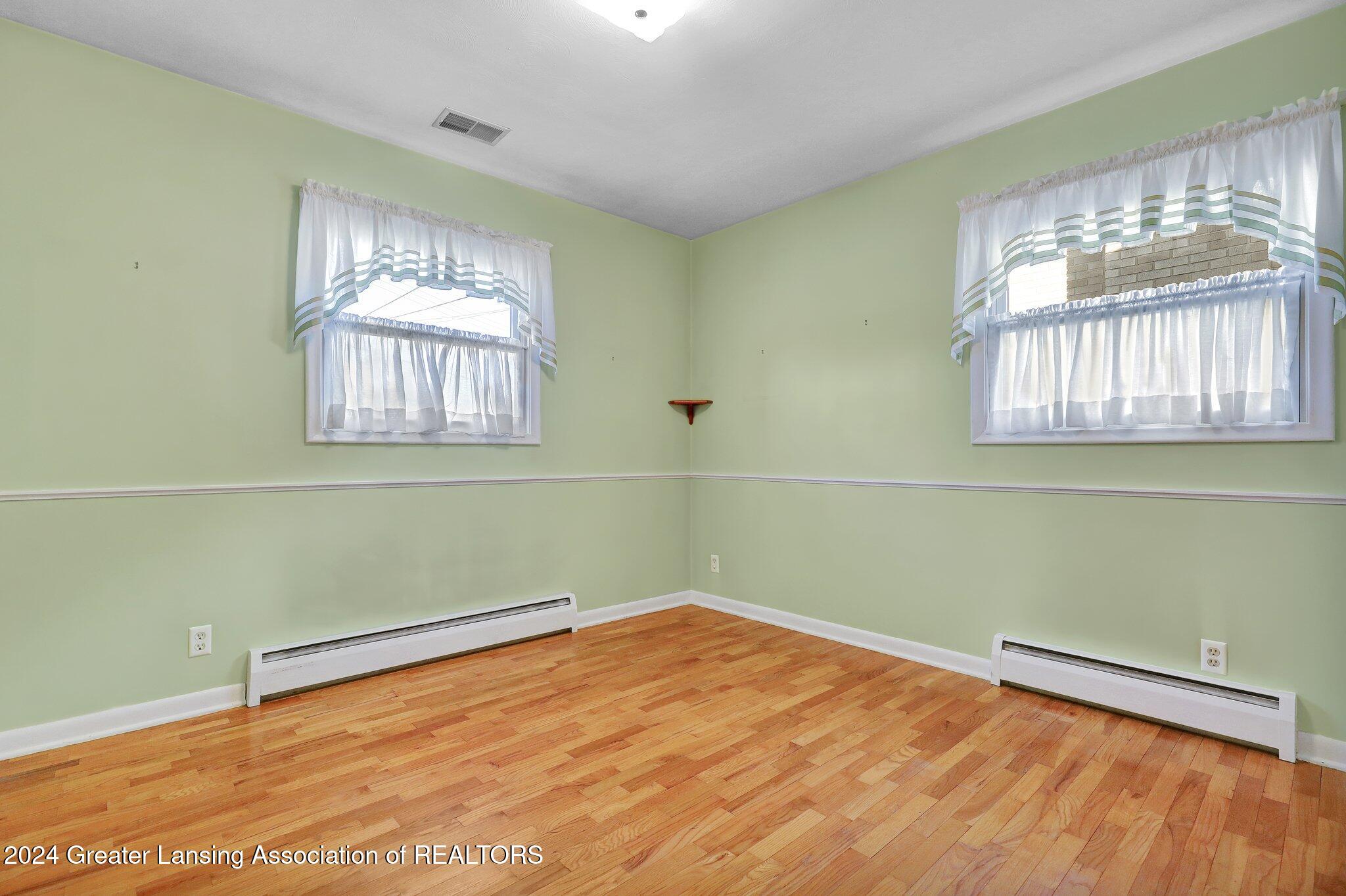 3412 Springbrook Lane Lansing, MI 48917 - Photo 18 of 35 17-web-or-mls-Open Ended Media-17