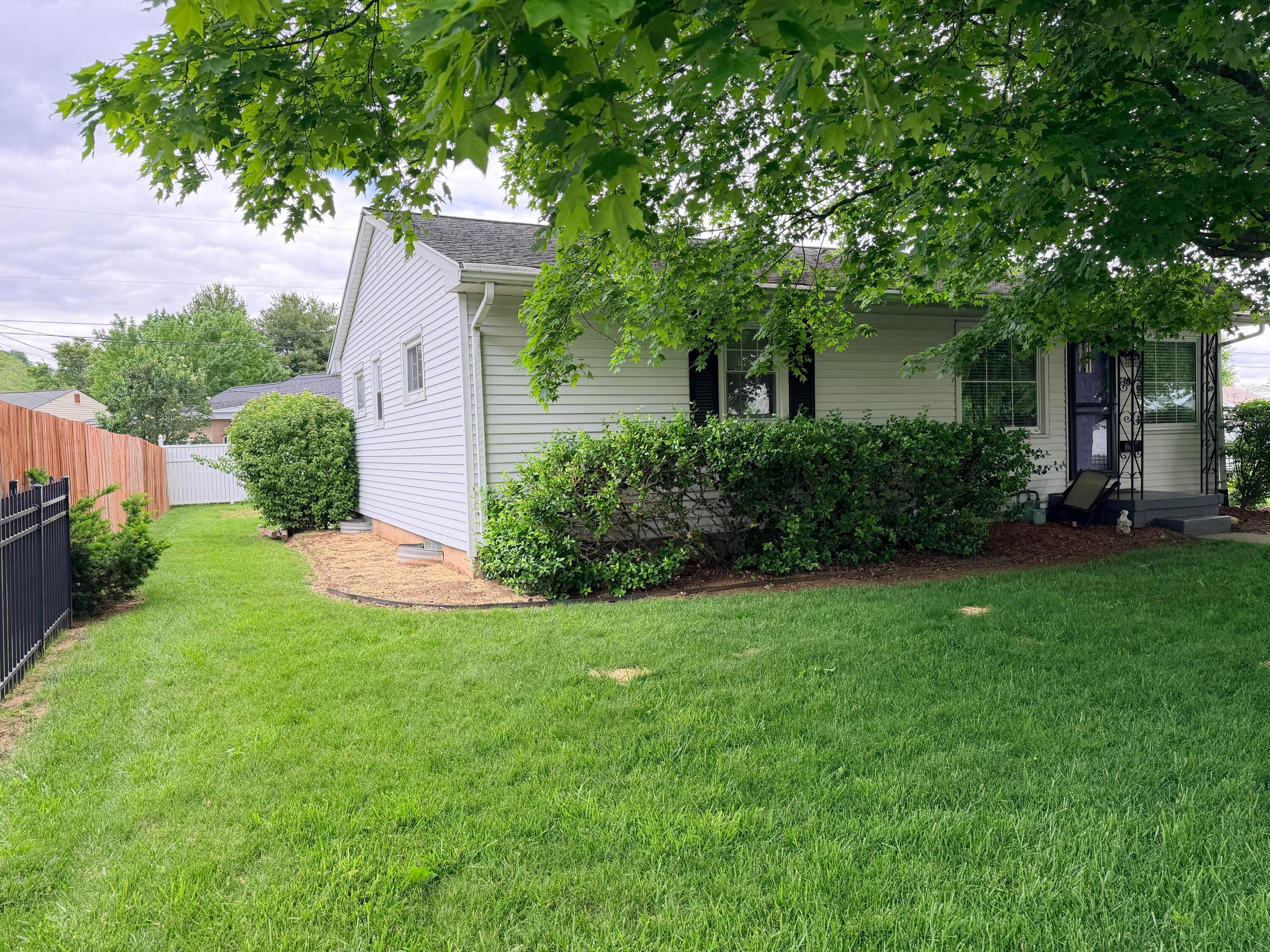 730 St Margaret Road Chillicothe, OH 45601 - Photo 7 of 31 Front