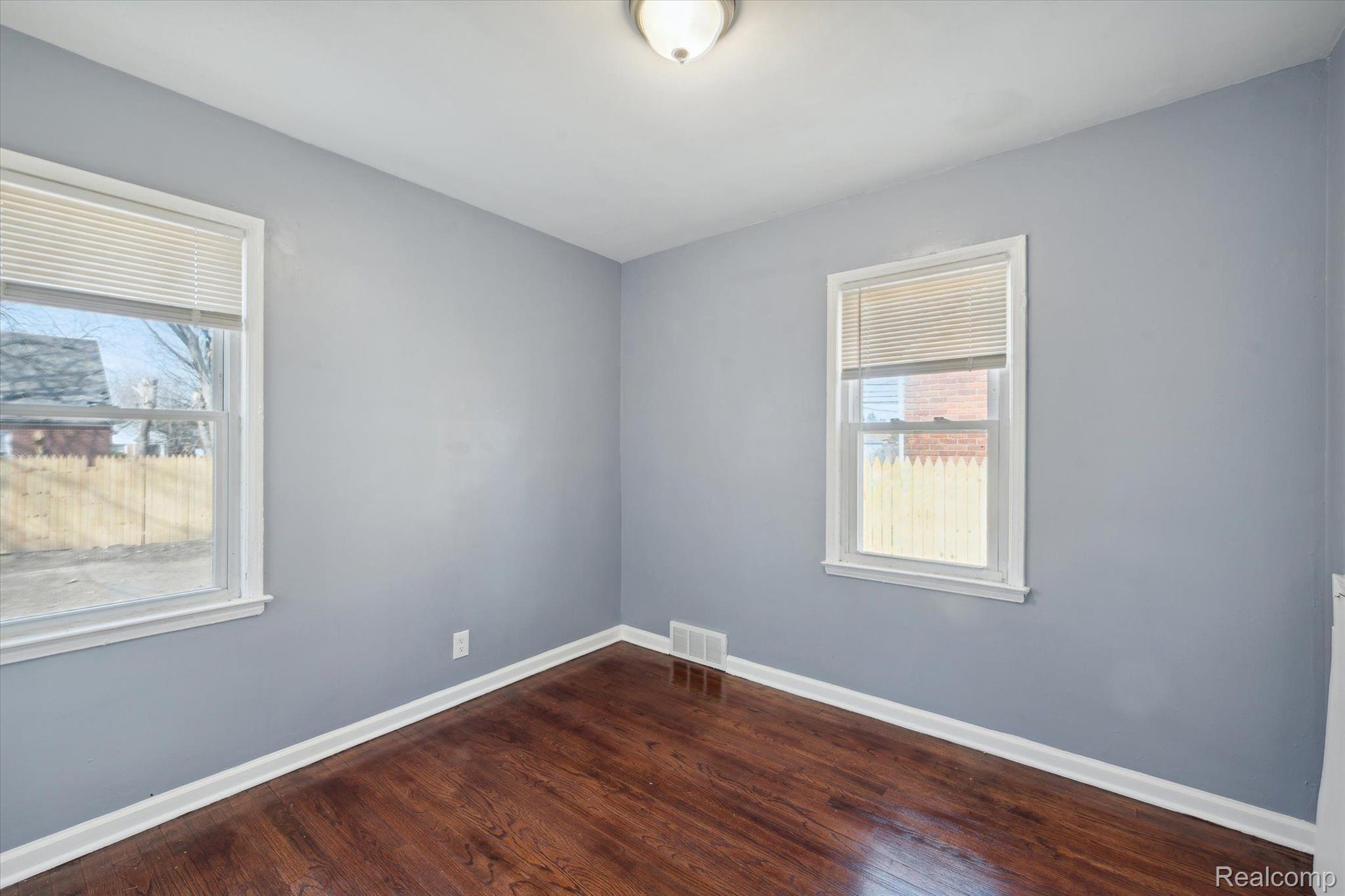 19367 Annchester Road Detroit, MI 48219 - Photo 22 of 33