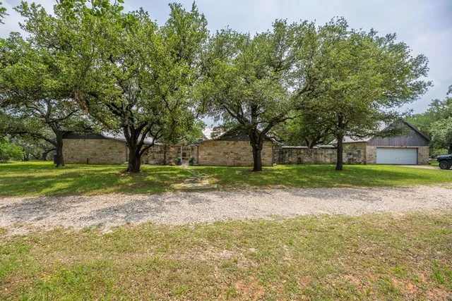 $1,694,000 | 352 Pfeiffer Road, Fredericksburg, TX 78624