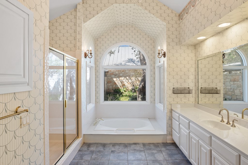 352 Pfeiffer Road Fredericksburg, TX 78624 - Photo 31 of 65