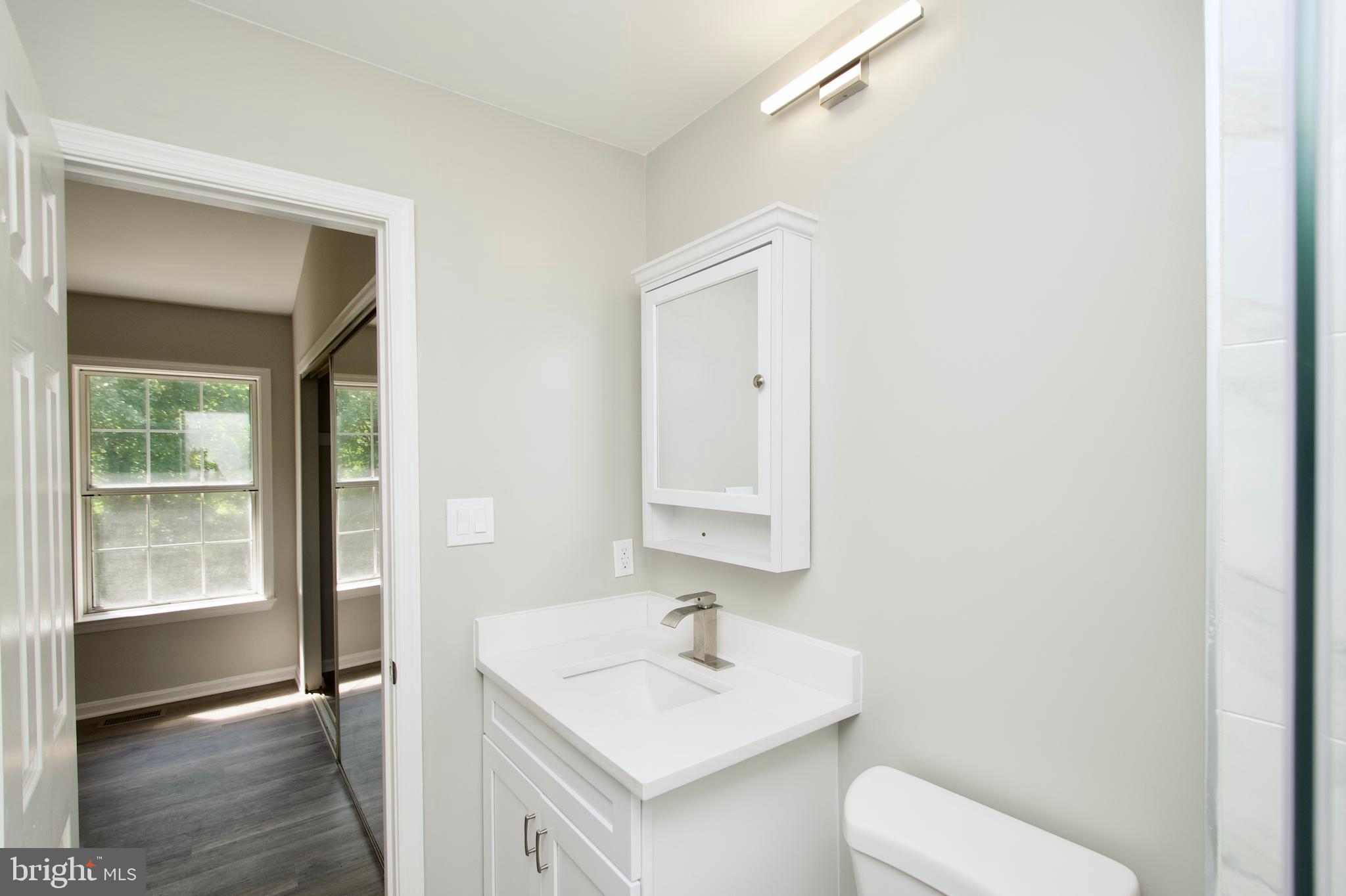 5735 Mason Bluff Drive Burke, VA 22015 - Photo 25 of 43 Primary Bath