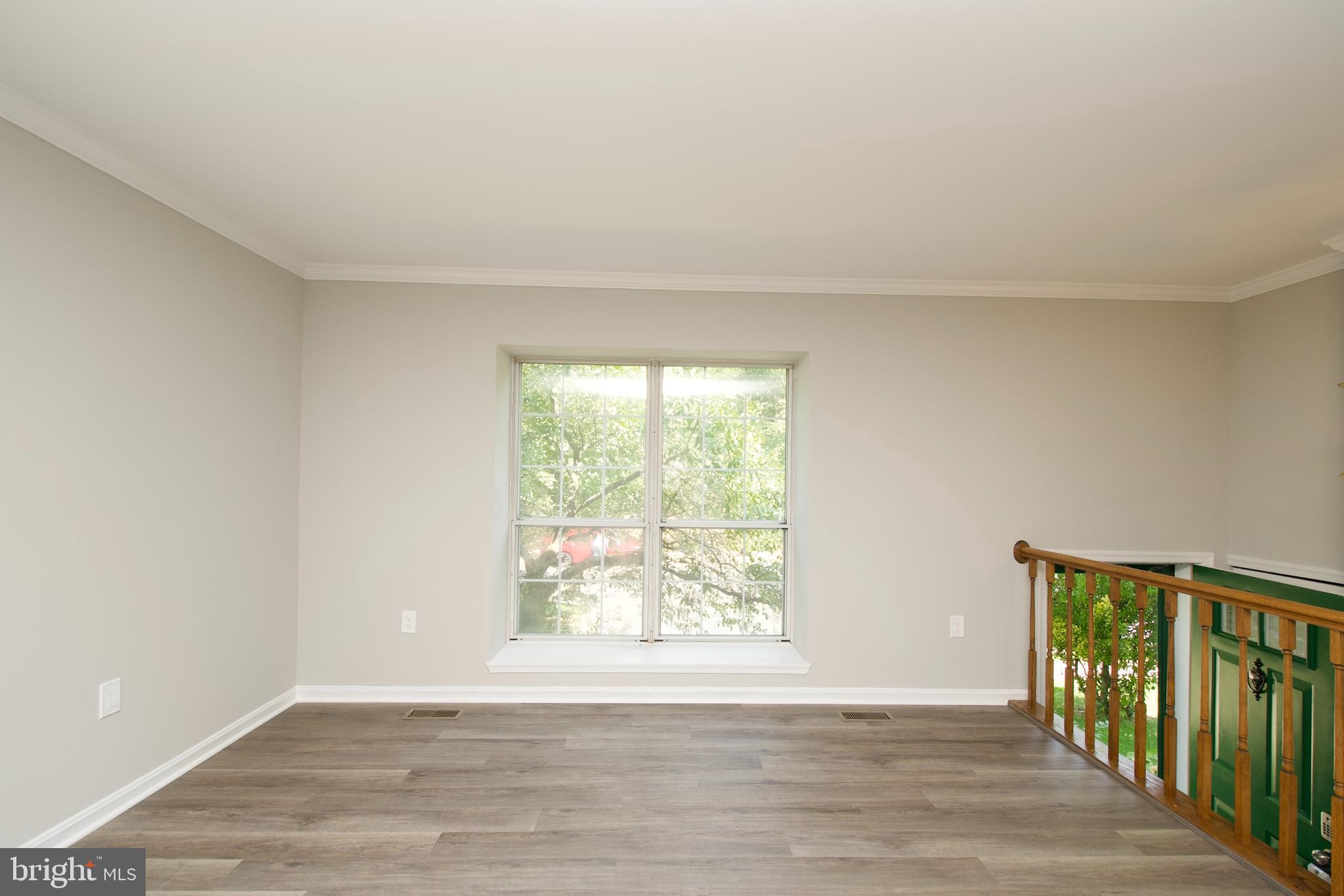 5735 Mason Bluff Drive Burke, VA 22015 - Photo 7 of 43 Living room