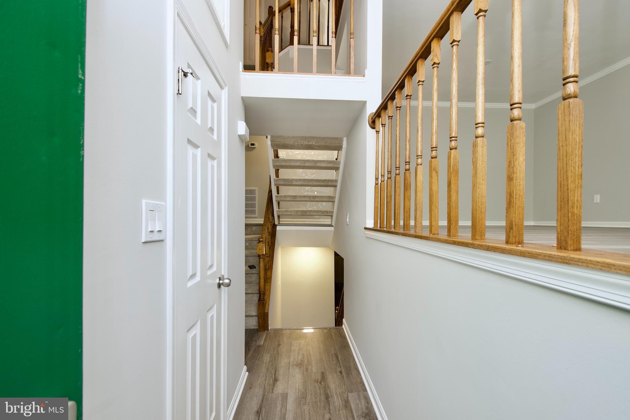 5735 Mason Bluff Drive Burke, VA 22015 - Photo 9 of 43 Entry