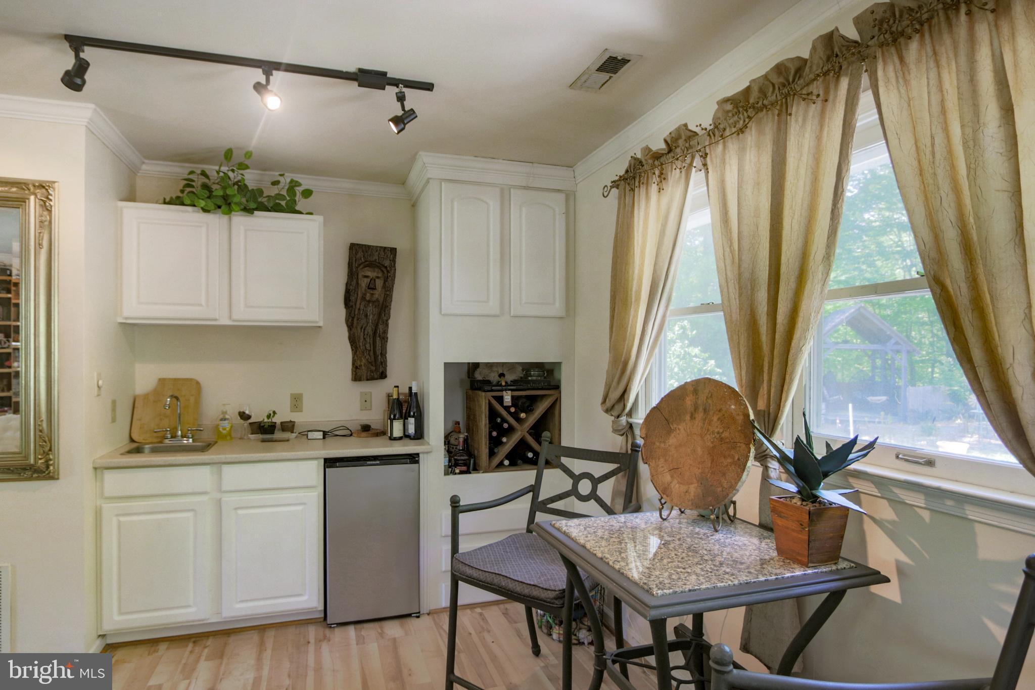 41 Wood Landing Road Fredericksburg, VA 22405 - Photo 16 of 79 Wet Bar in Living Room