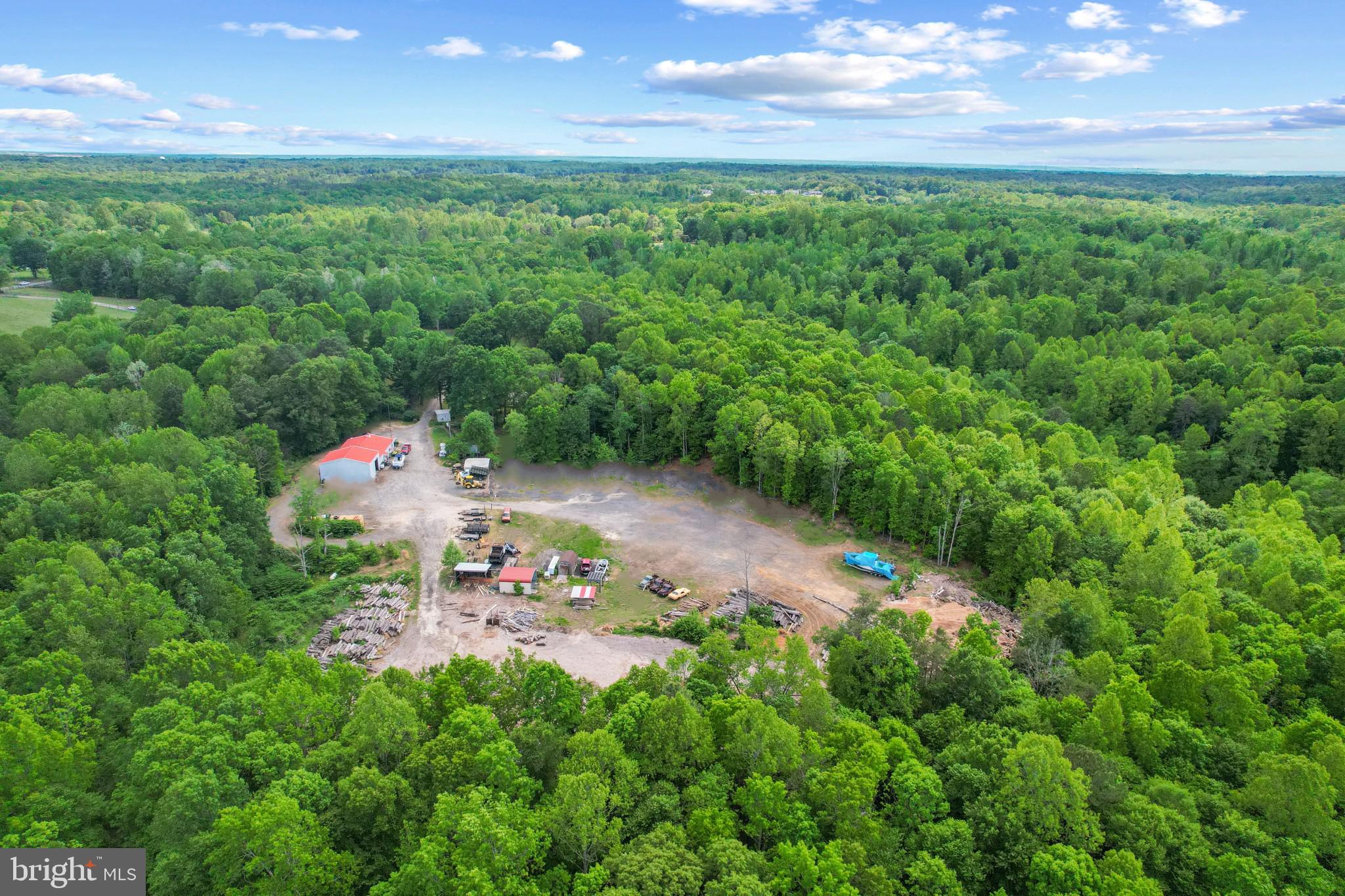 41 Wood Landing Road Fredericksburg, VA 22405 - Photo 64 of 79 a garden view with a seating space
