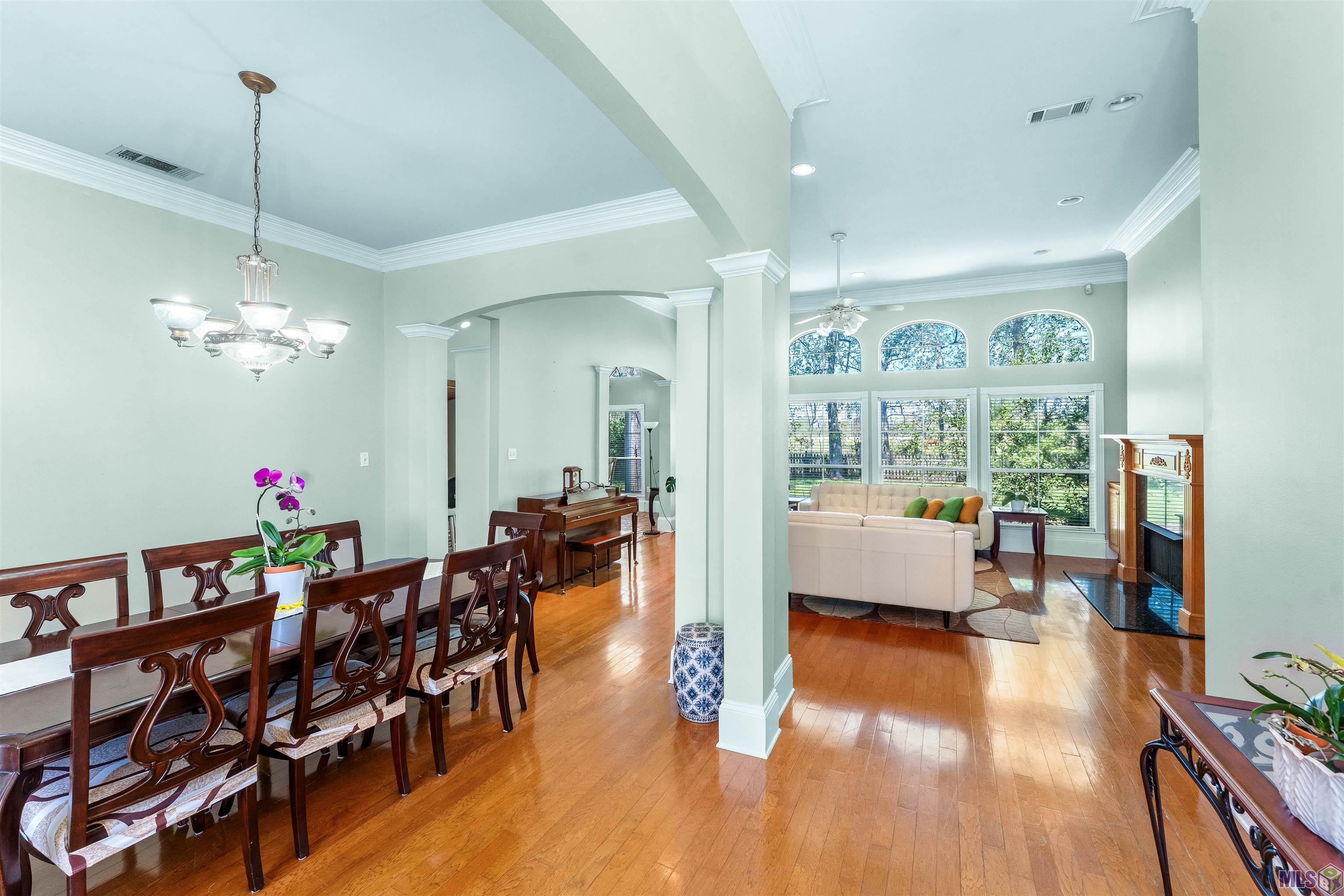 3660 Westervelt Avenue Baton Rouge, LA 70820 - Photo 6 of 37 Open and spacious living and dining areas
