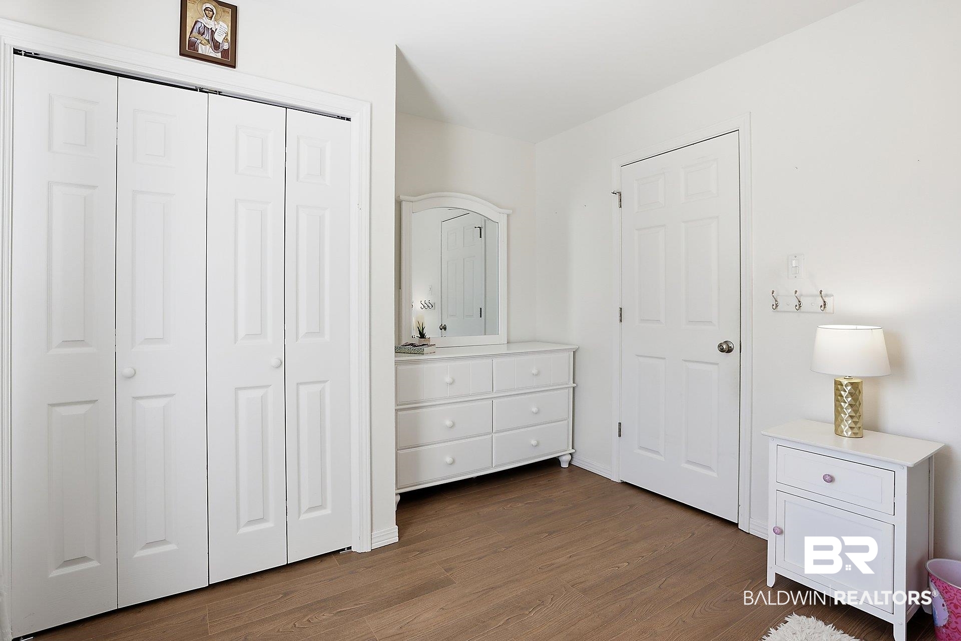 25793 Bonito Avenue Orange Beach, AL 36561 - Photo 20 of 27 This bedroom has a recessed nook, perfect for a dresser